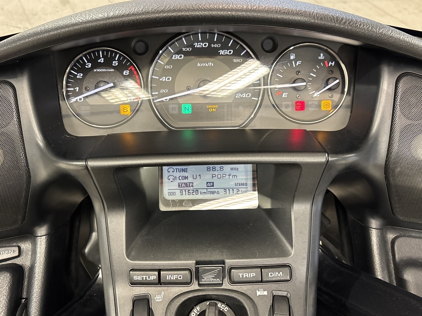 HONDA GL 2016