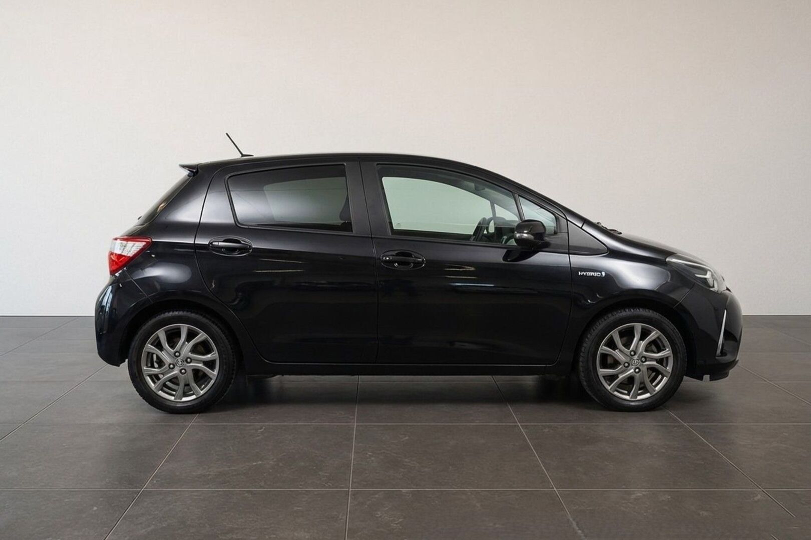 TOYOTA YARIS 2016