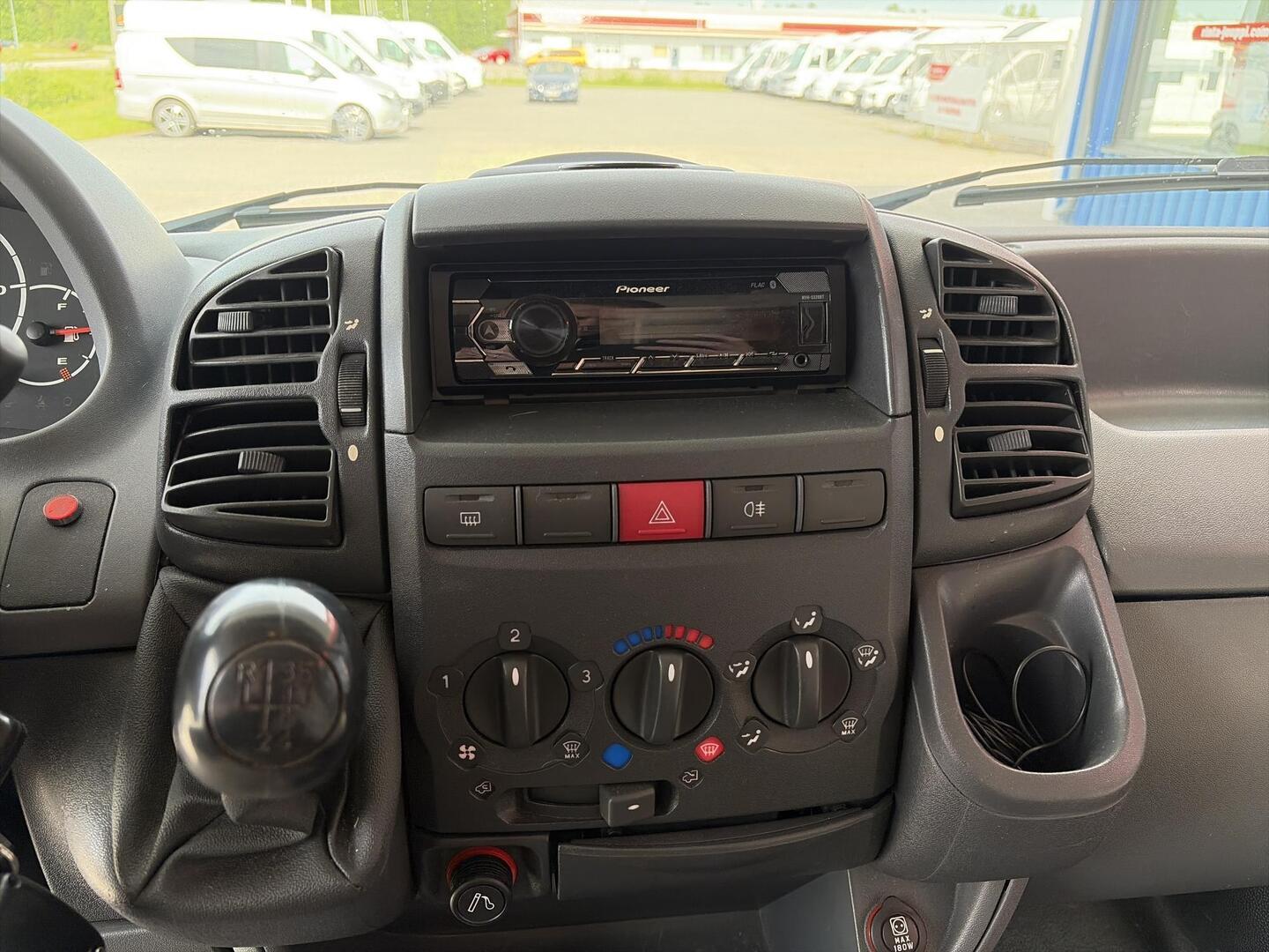 ADRIA CORAL 660 DP 2003