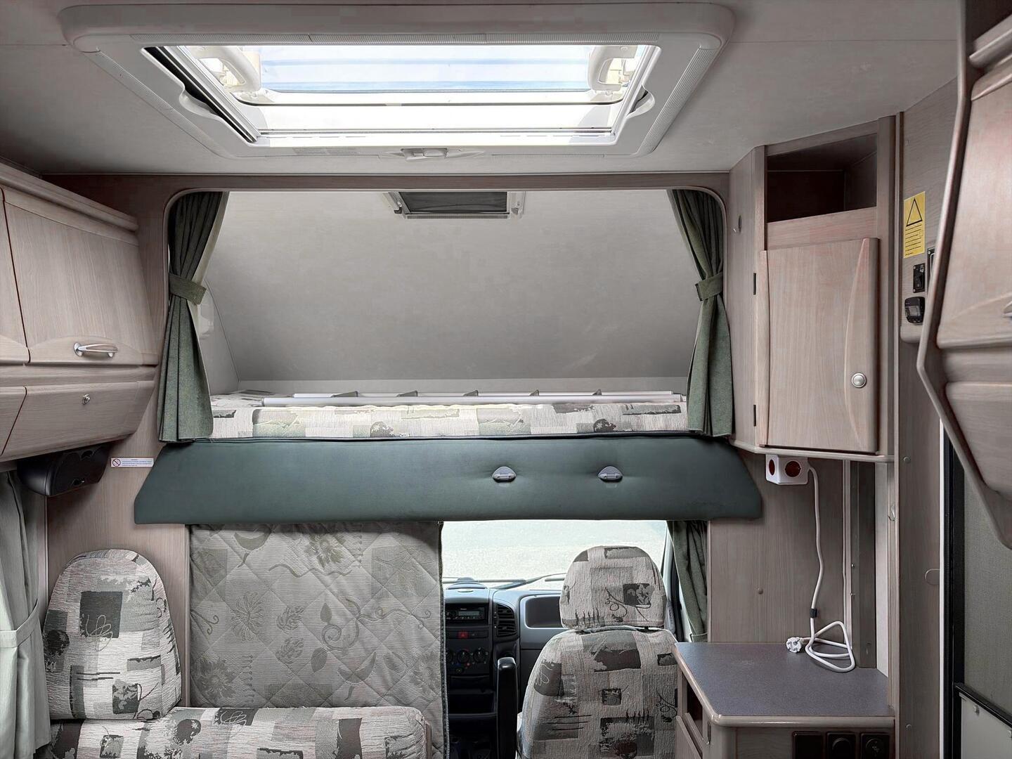 ADRIA CORAL 660 DP 2003
