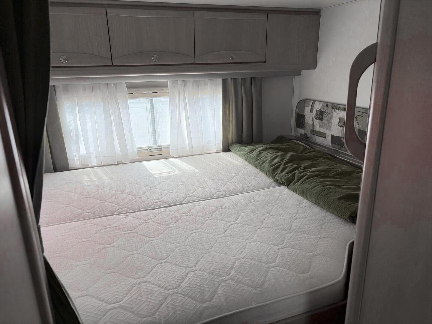 ADRIA CORAL 660 DP 2003