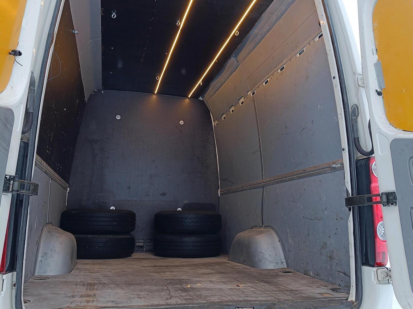 VOLKSWAGEN Crafter 2008