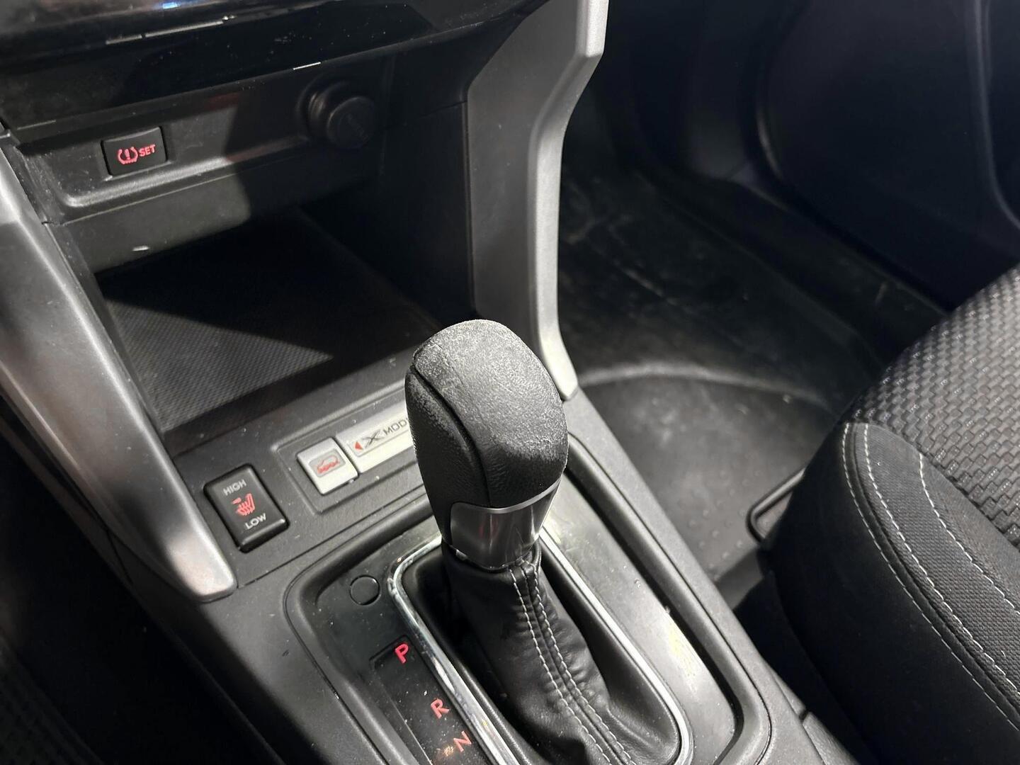 SUBARU Forester 2015