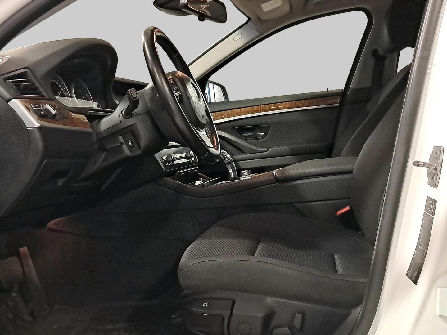 BMW 523 2010
