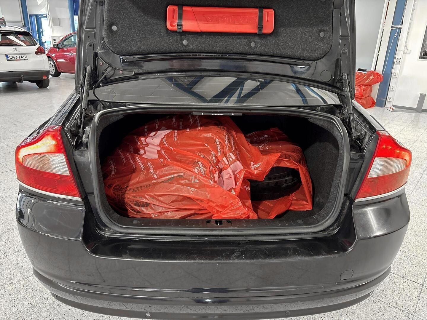 VOLVO S80 2006