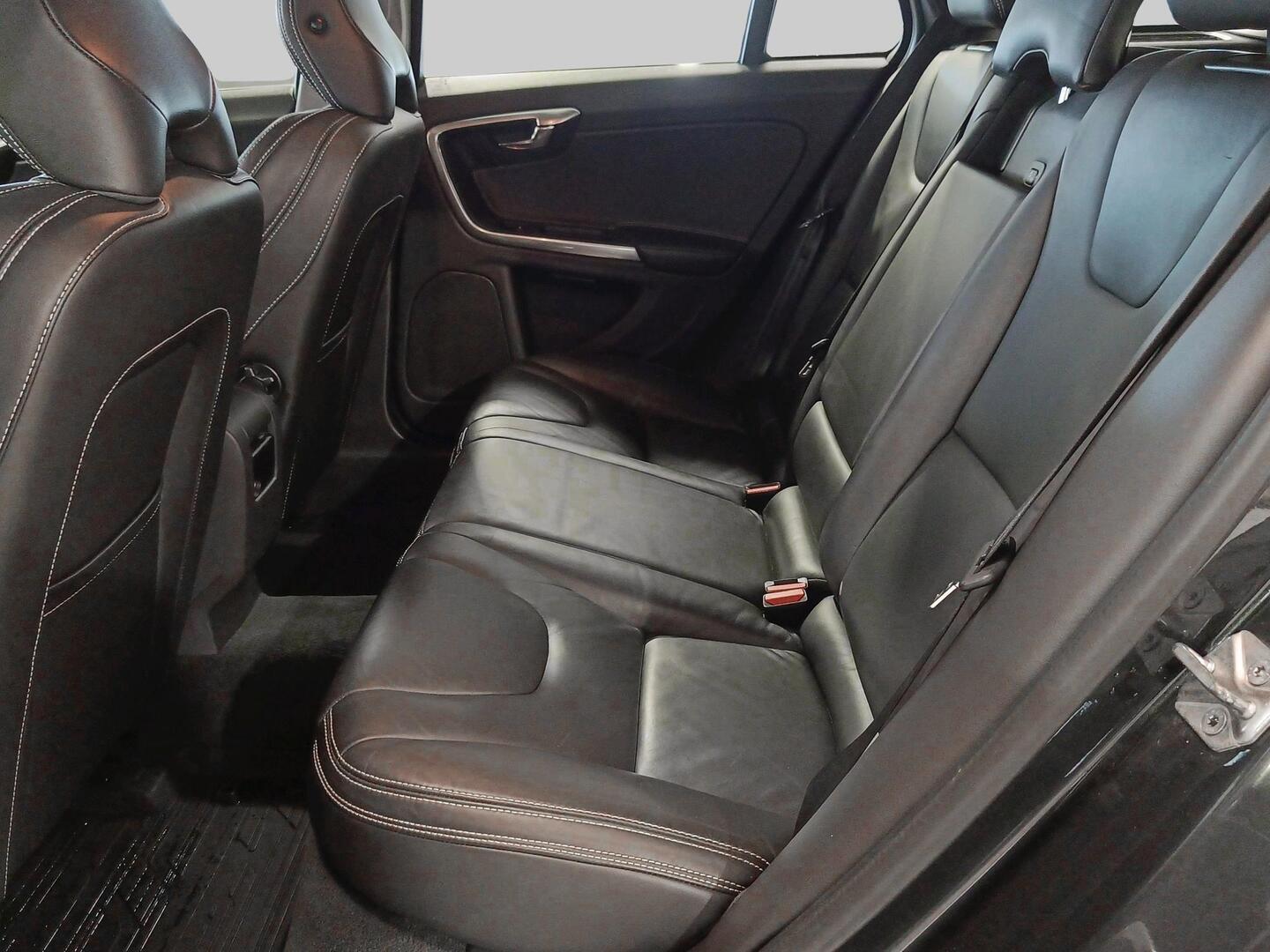 VOLVO V60 2013