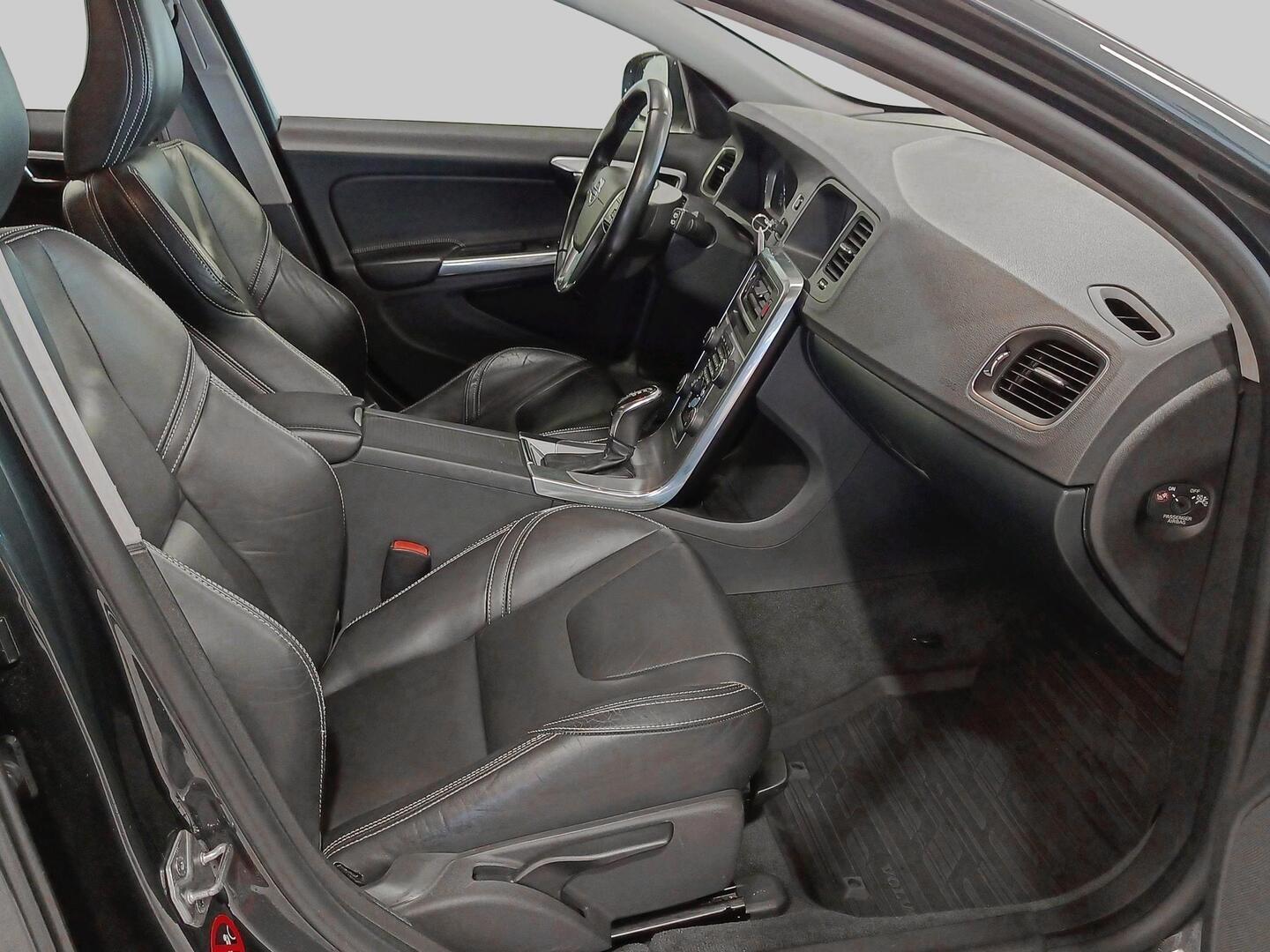 VOLVO V60 2013