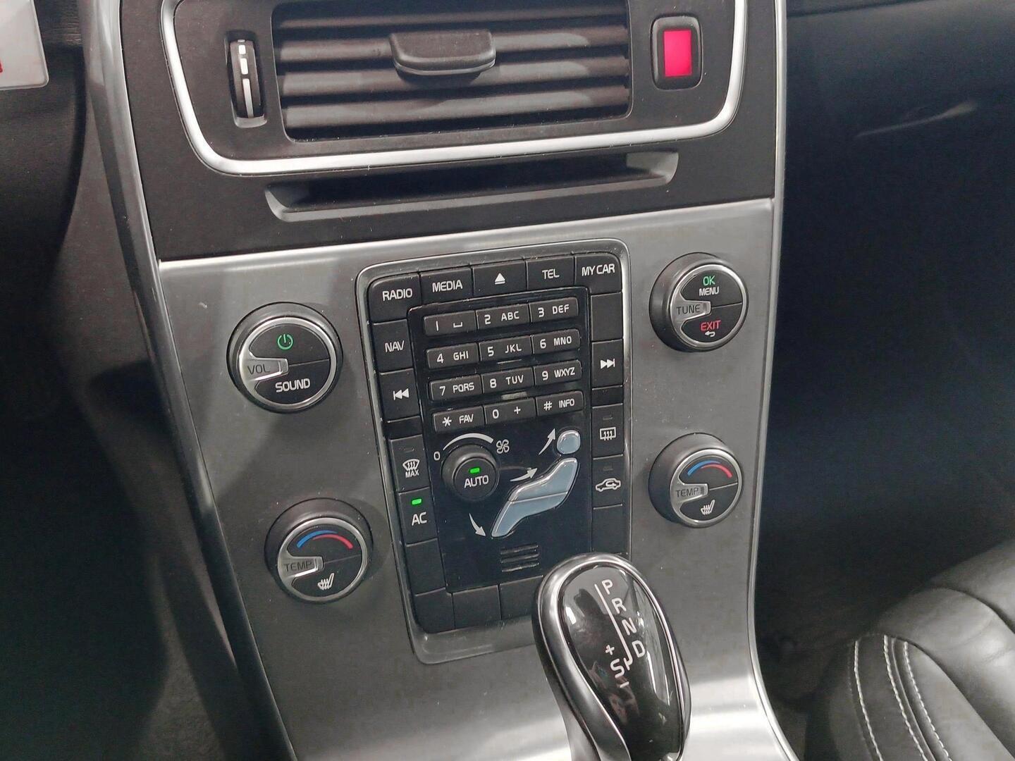 VOLVO V60 2013