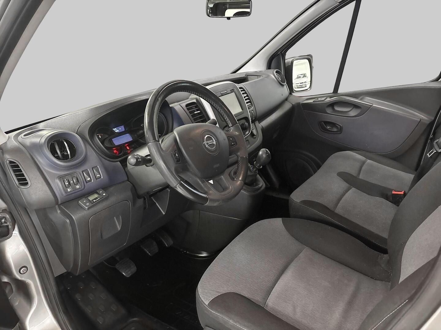 OPEL Vivaro 2015