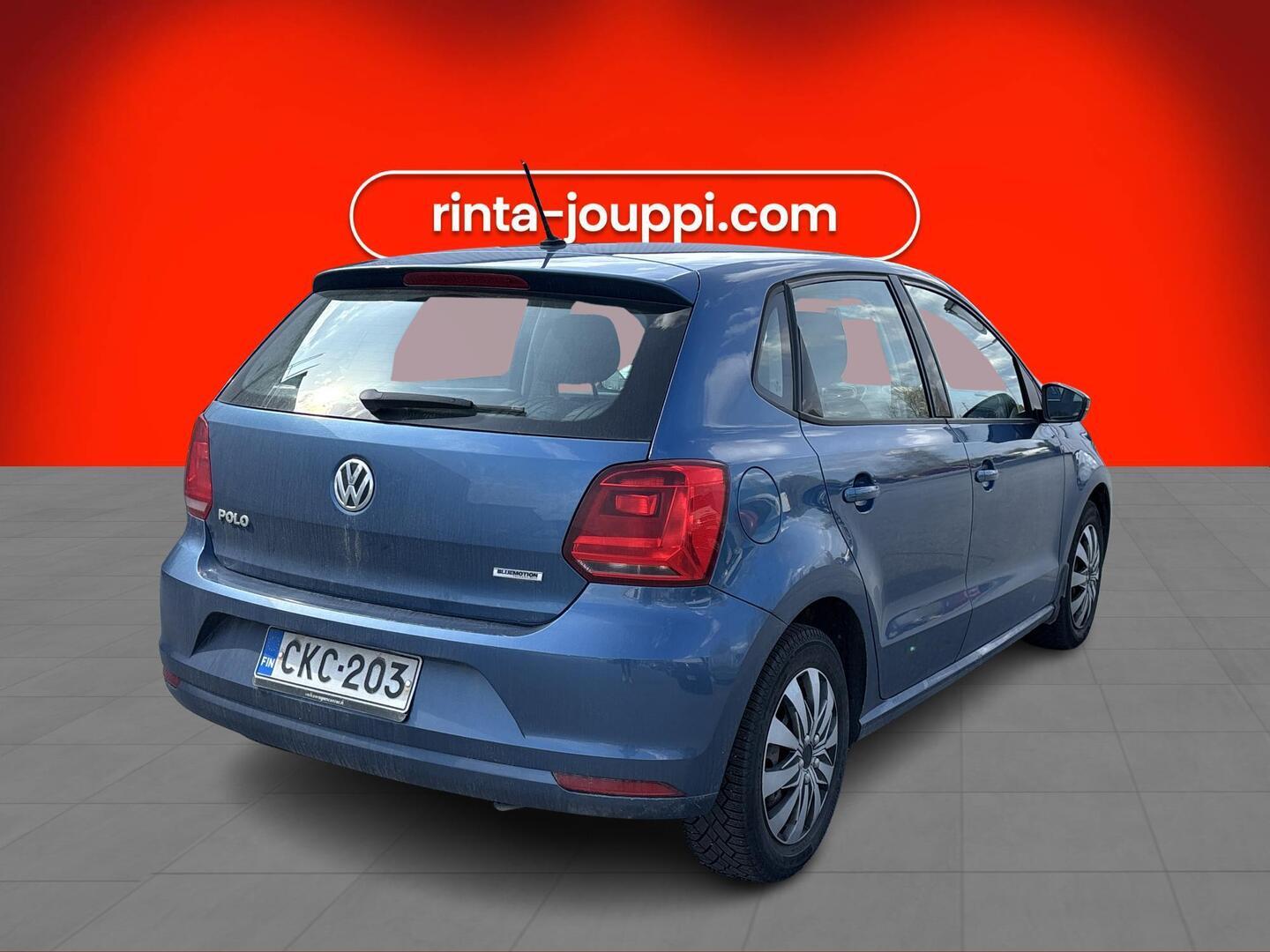 VOLKSWAGEN Polo 2015