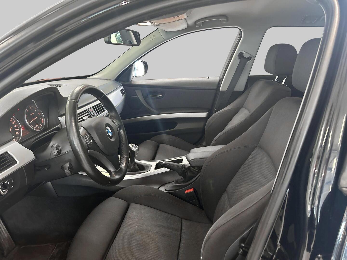 BMW 320 2009