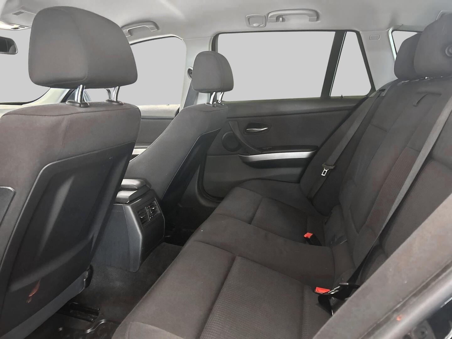 BMW 320 2009