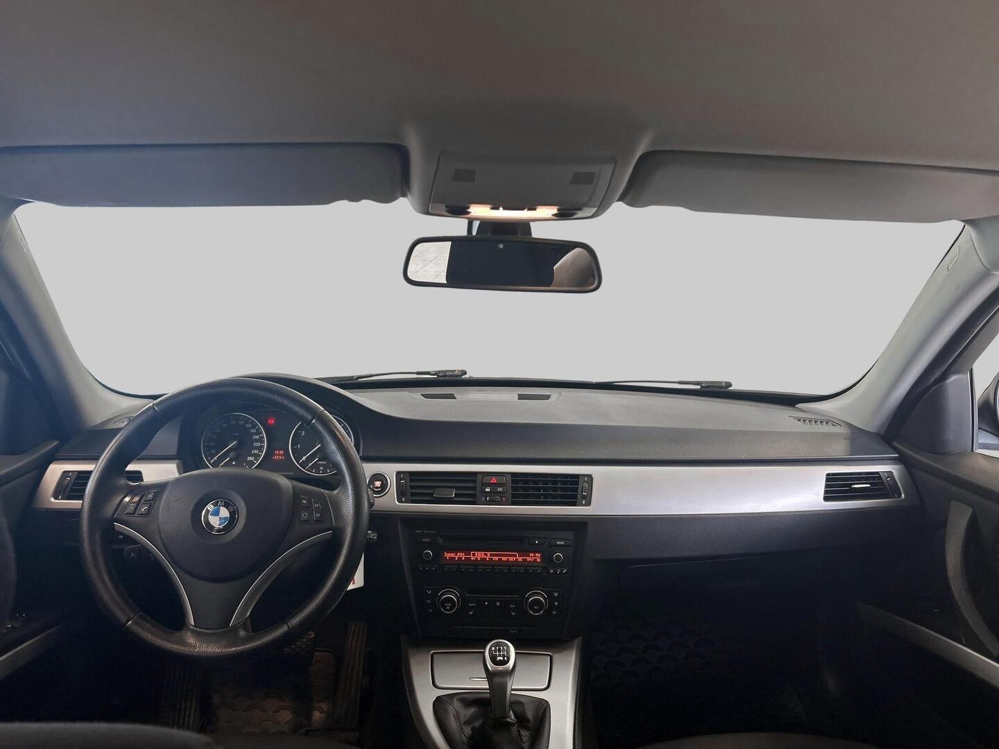 BMW 320 2009