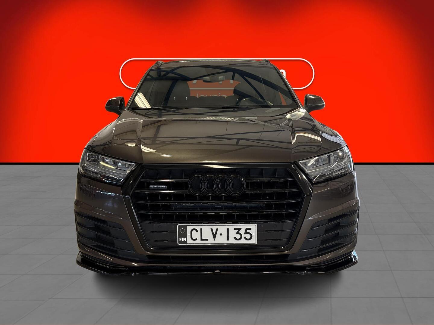 AUDI Q7 2015