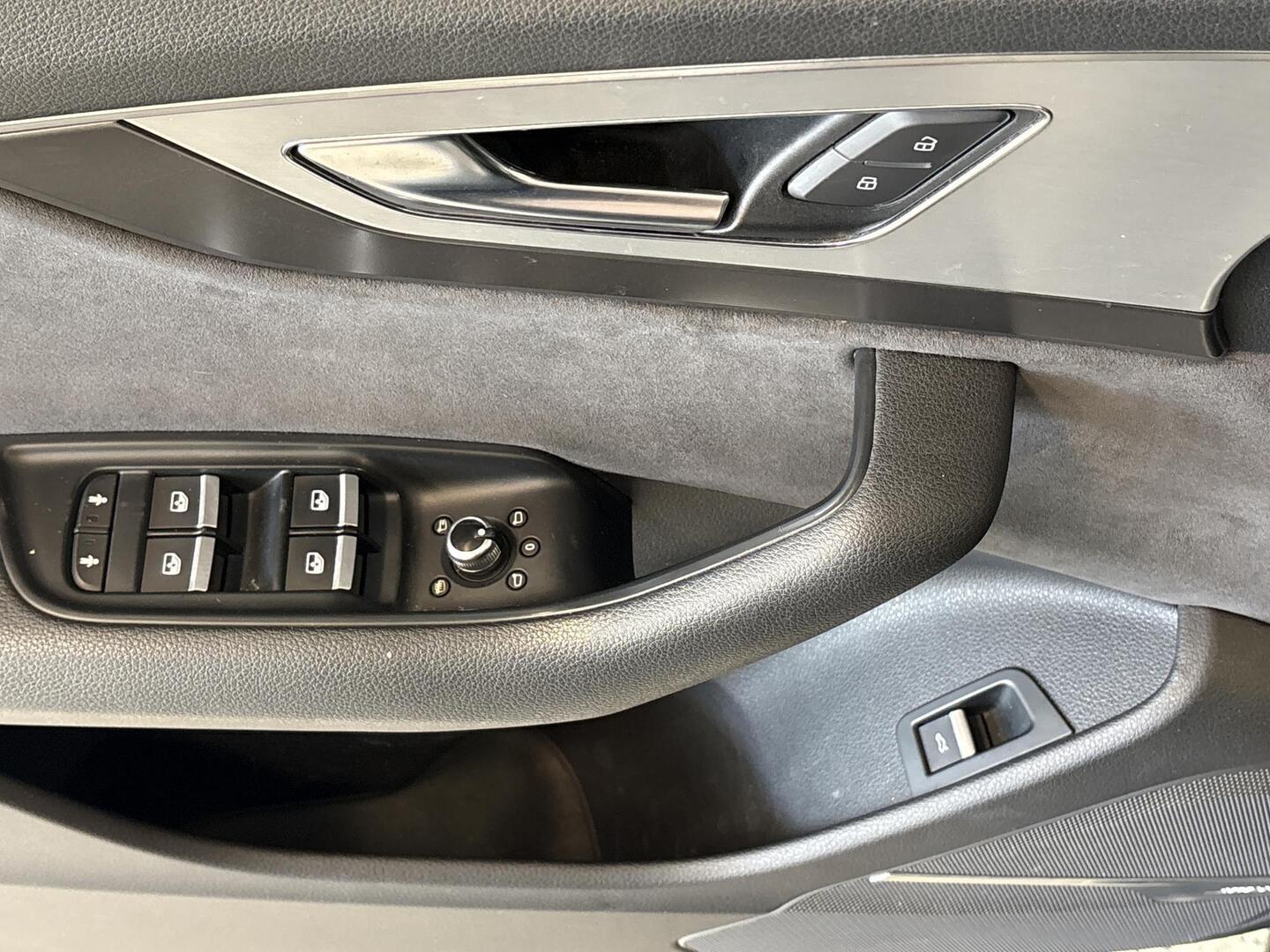 AUDI Q7 2015