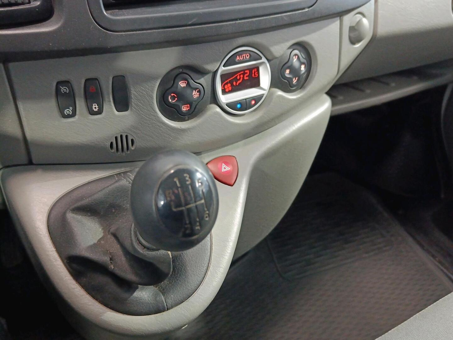 NISSAN Primastar 2010