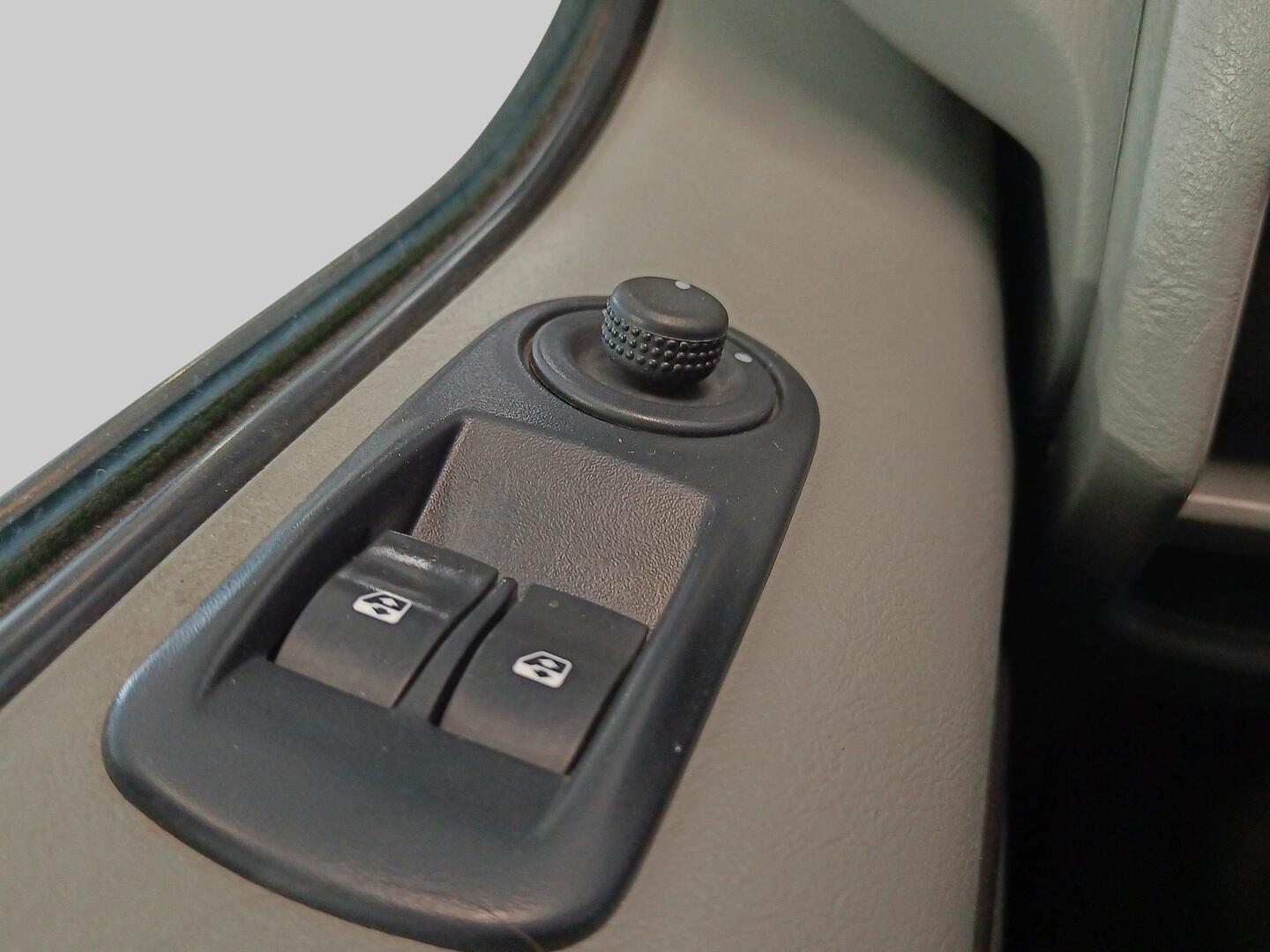 NISSAN Primastar 2010