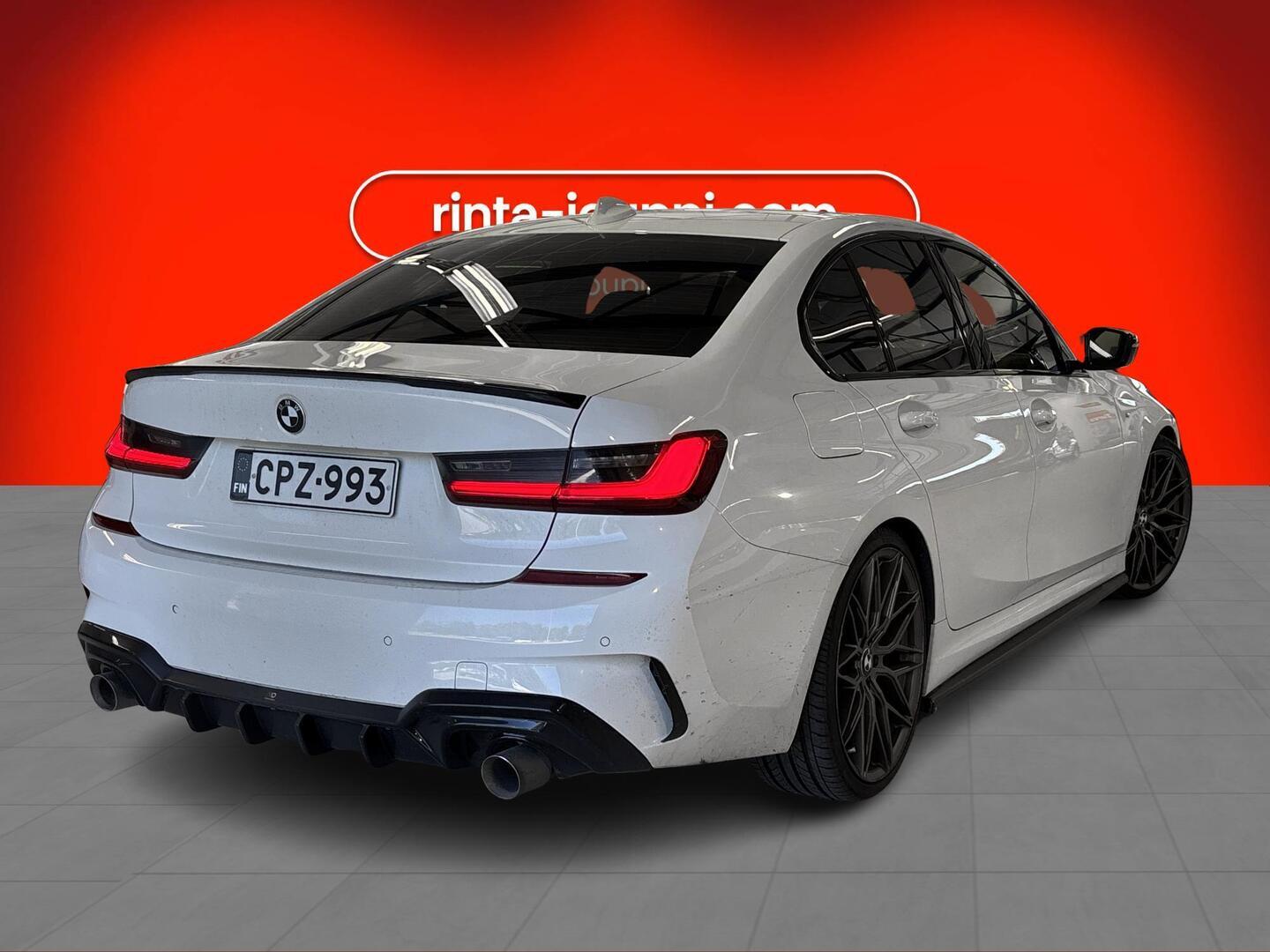 BMW 330 2020
