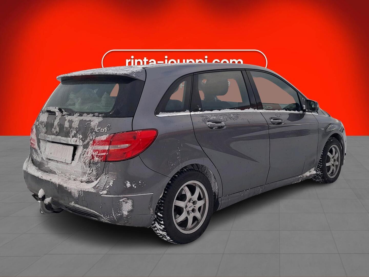 MERCEDES-BENZ B 2012