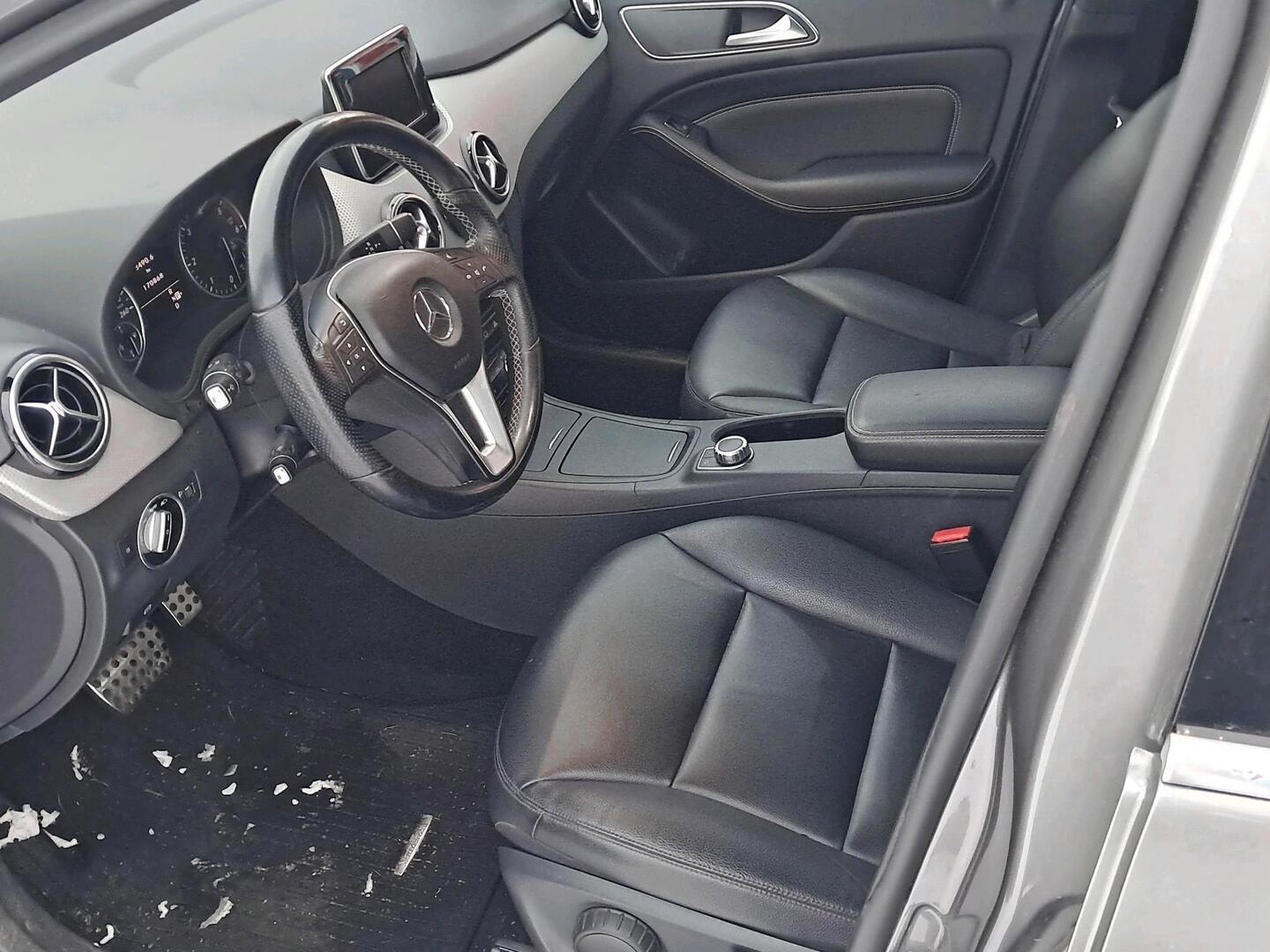 MERCEDES-BENZ B 2012