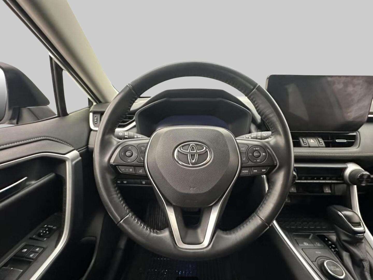 TOYOTA RAV4 2024