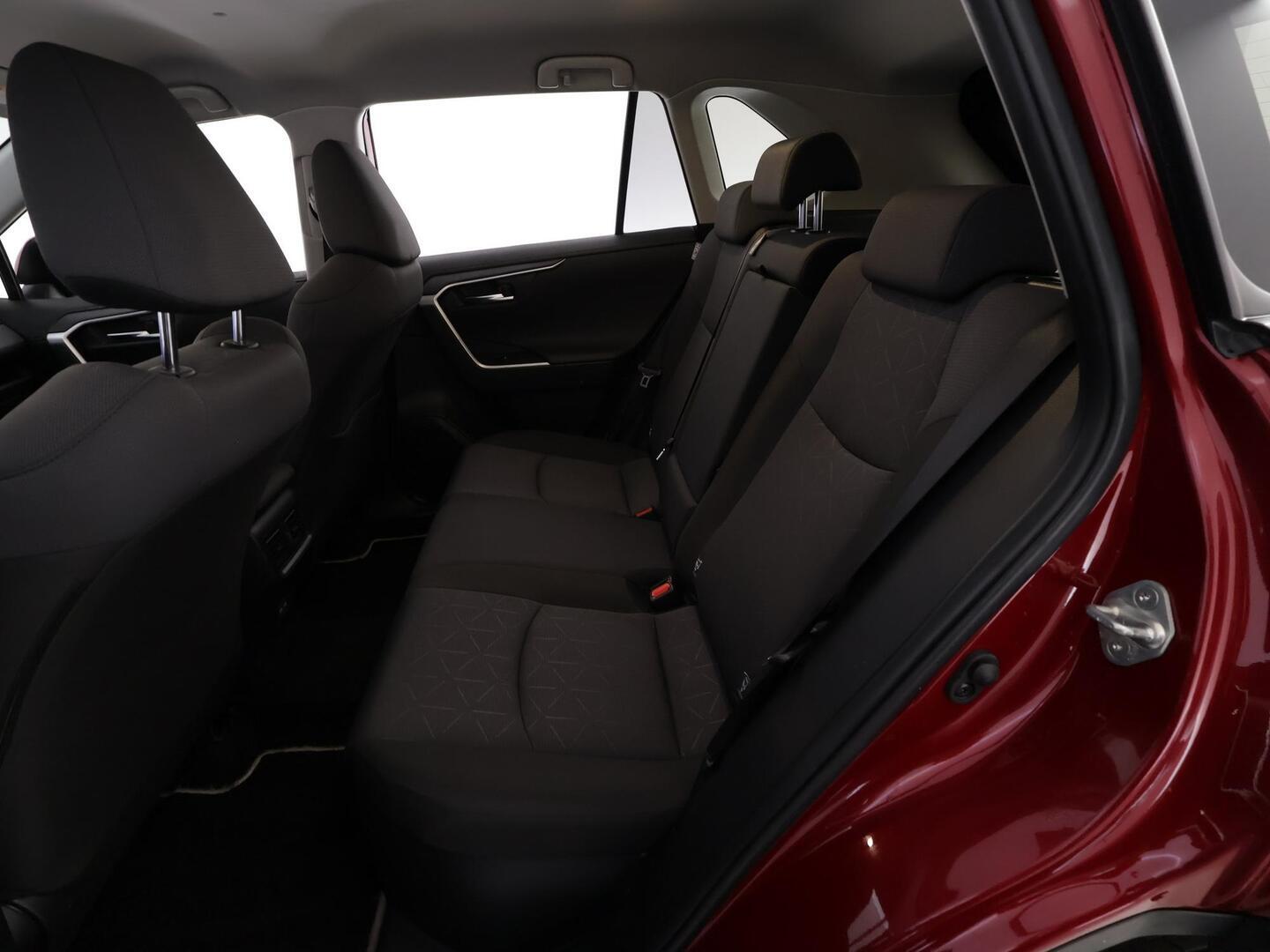 TOYOTA RAV4 2025