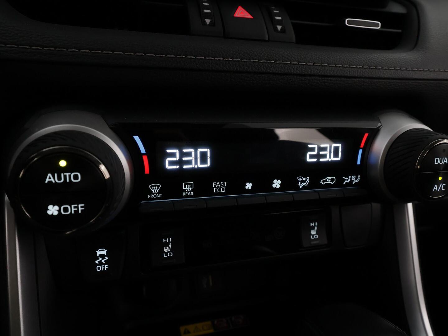 TOYOTA RAV4 2025