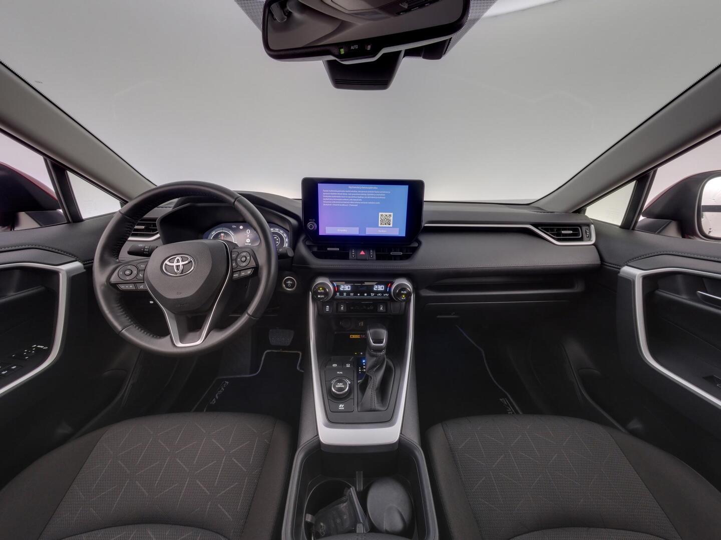 TOYOTA RAV4 2025