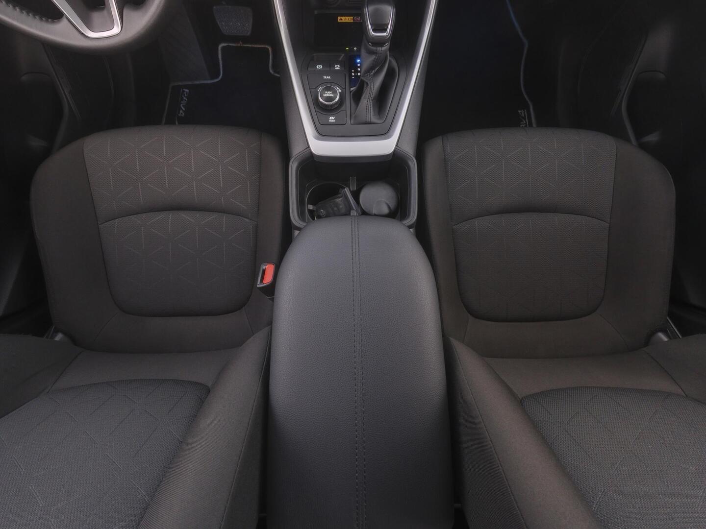 TOYOTA RAV4 2025