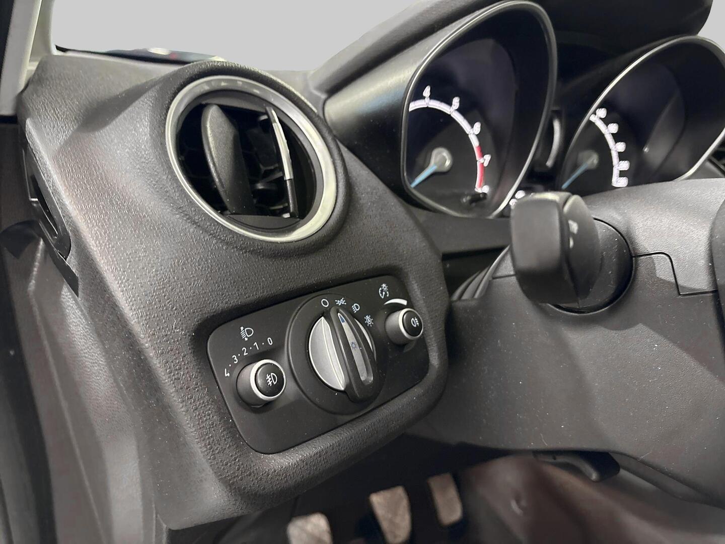 FORD Fiesta 2013