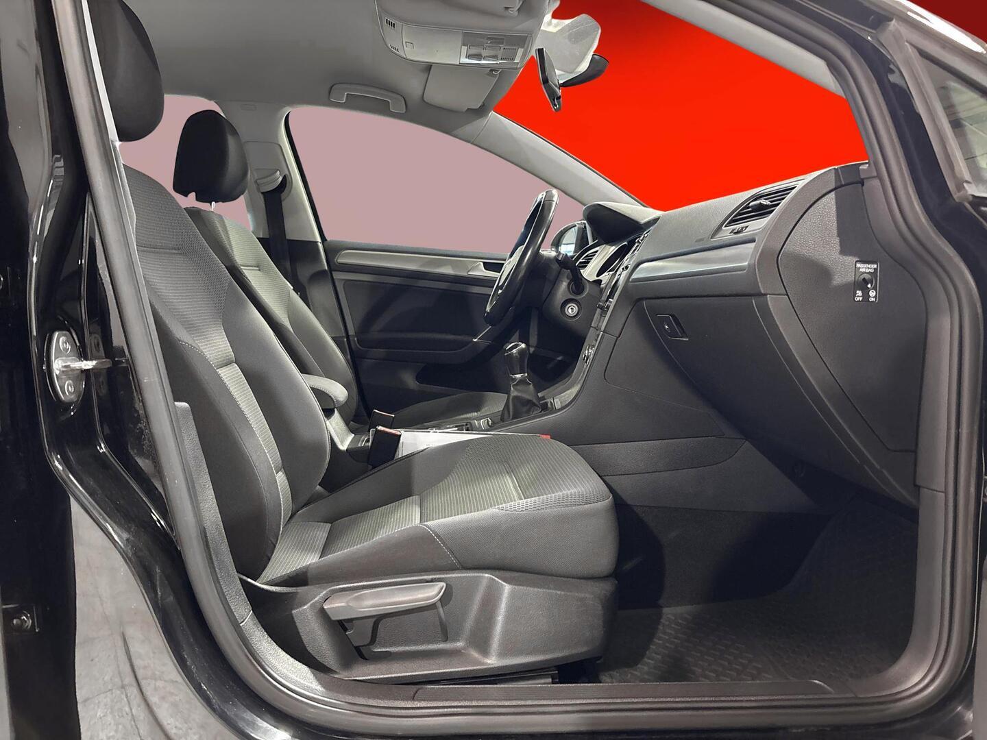 VOLKSWAGEN Golf 2015
