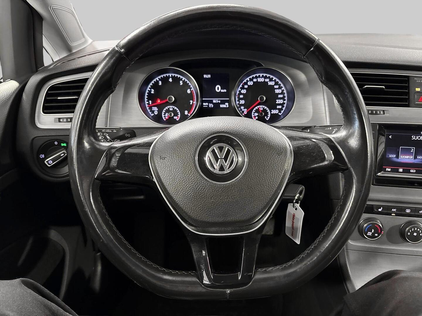 VOLKSWAGEN Golf 2015