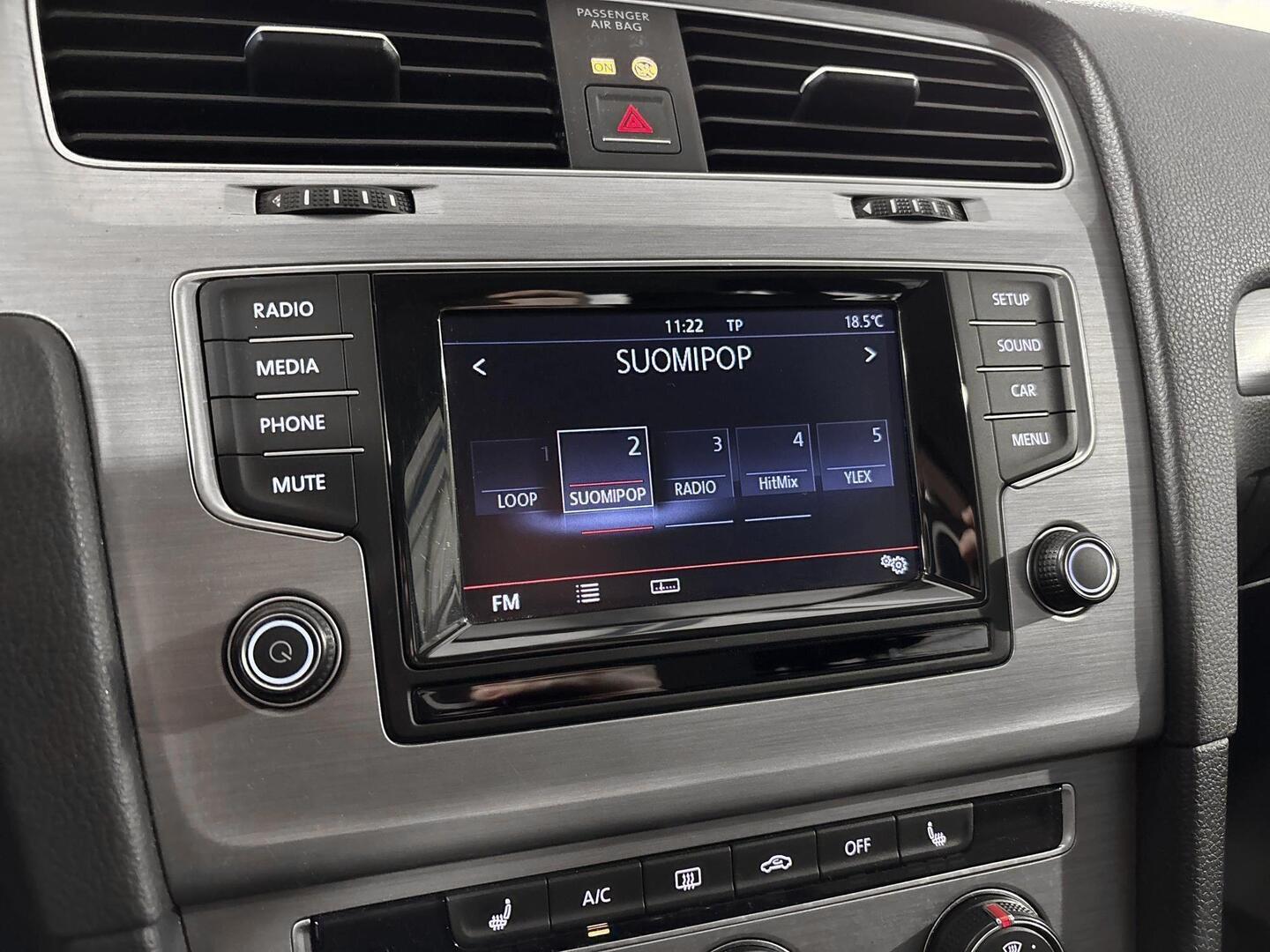 VOLKSWAGEN Golf 2015