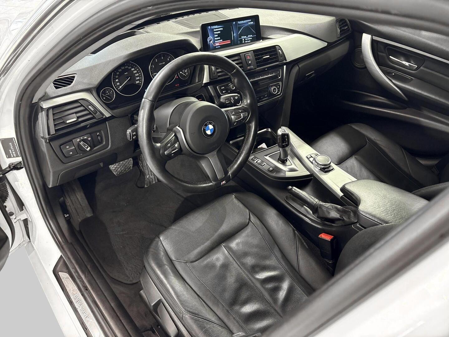 BMW 325 2015
