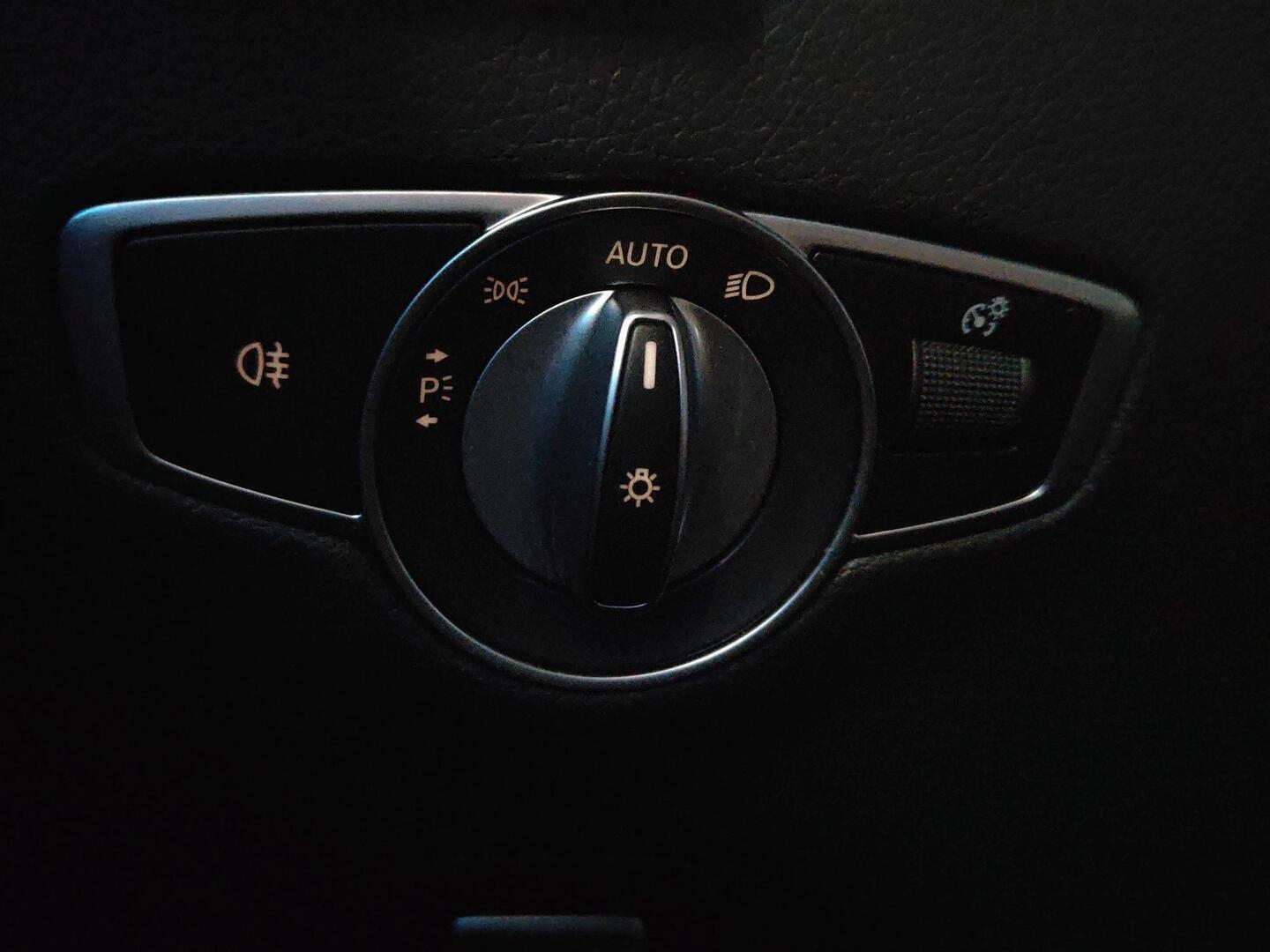 MERCEDES-BENZ EQC 2020