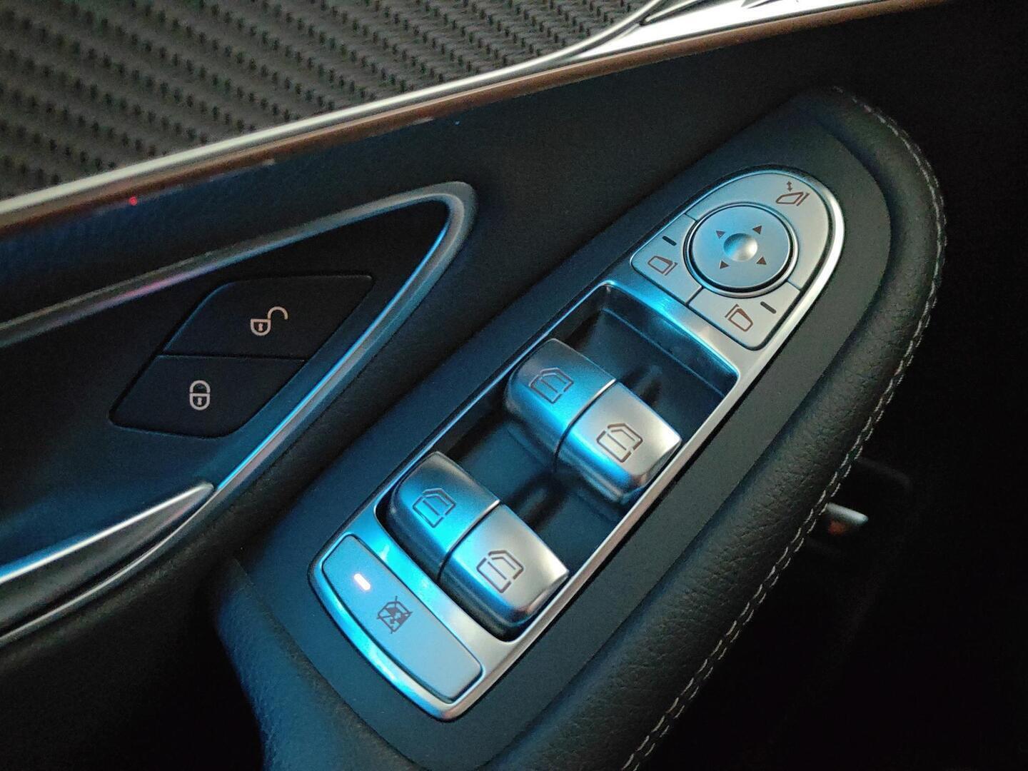 MERCEDES-BENZ EQC 2020