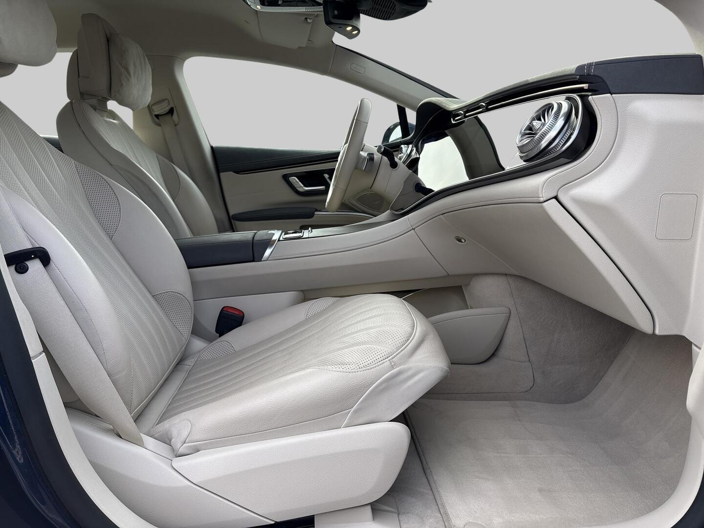 MERCEDES-BENZ EQS 2022