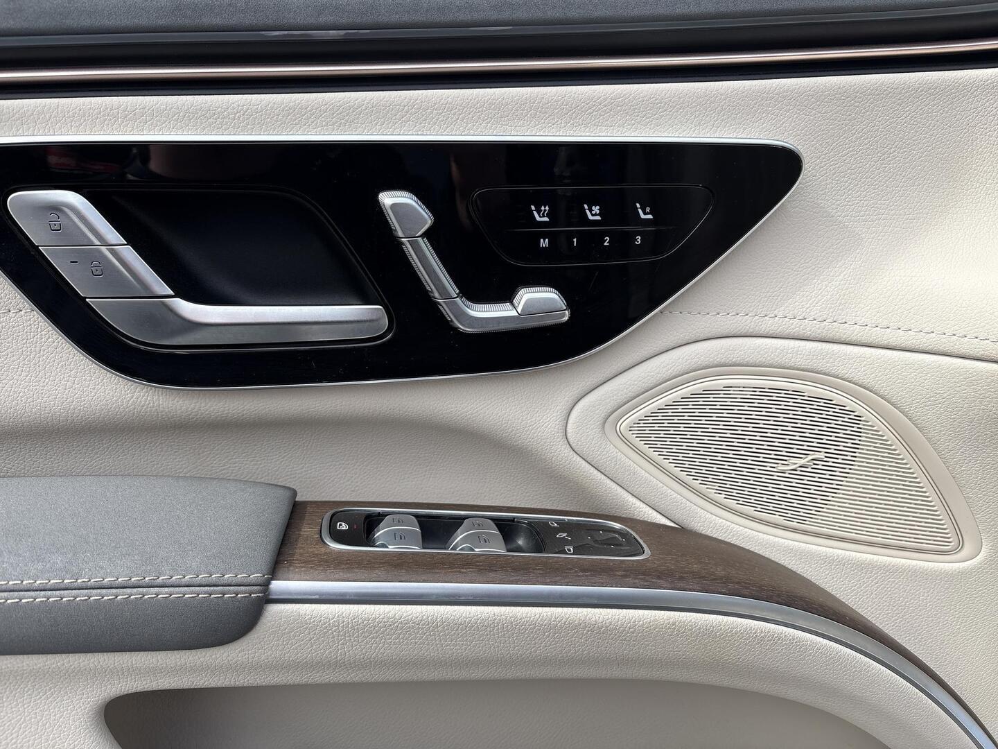 MERCEDES-BENZ EQS 2022