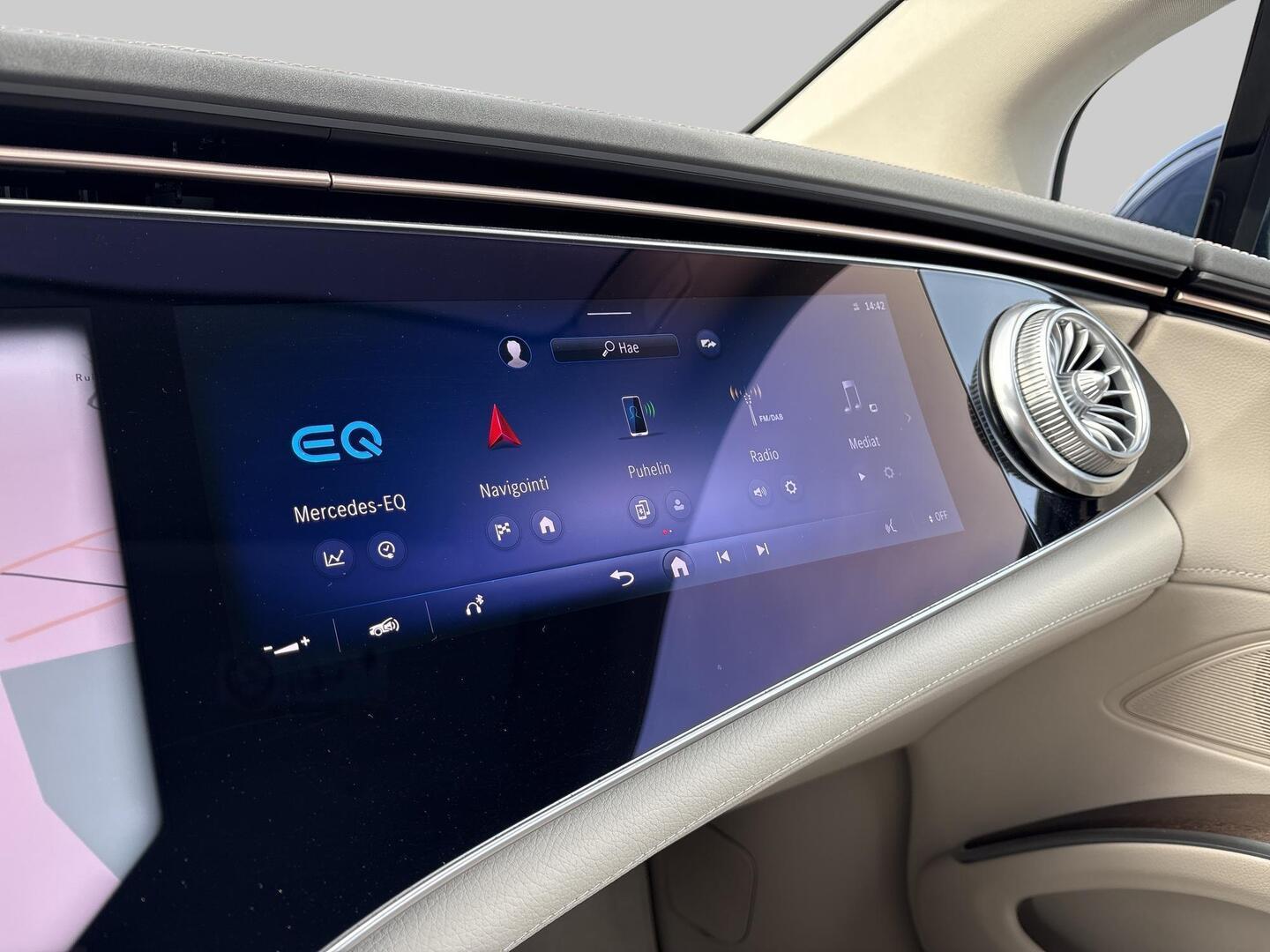 MERCEDES-BENZ EQS 2022
