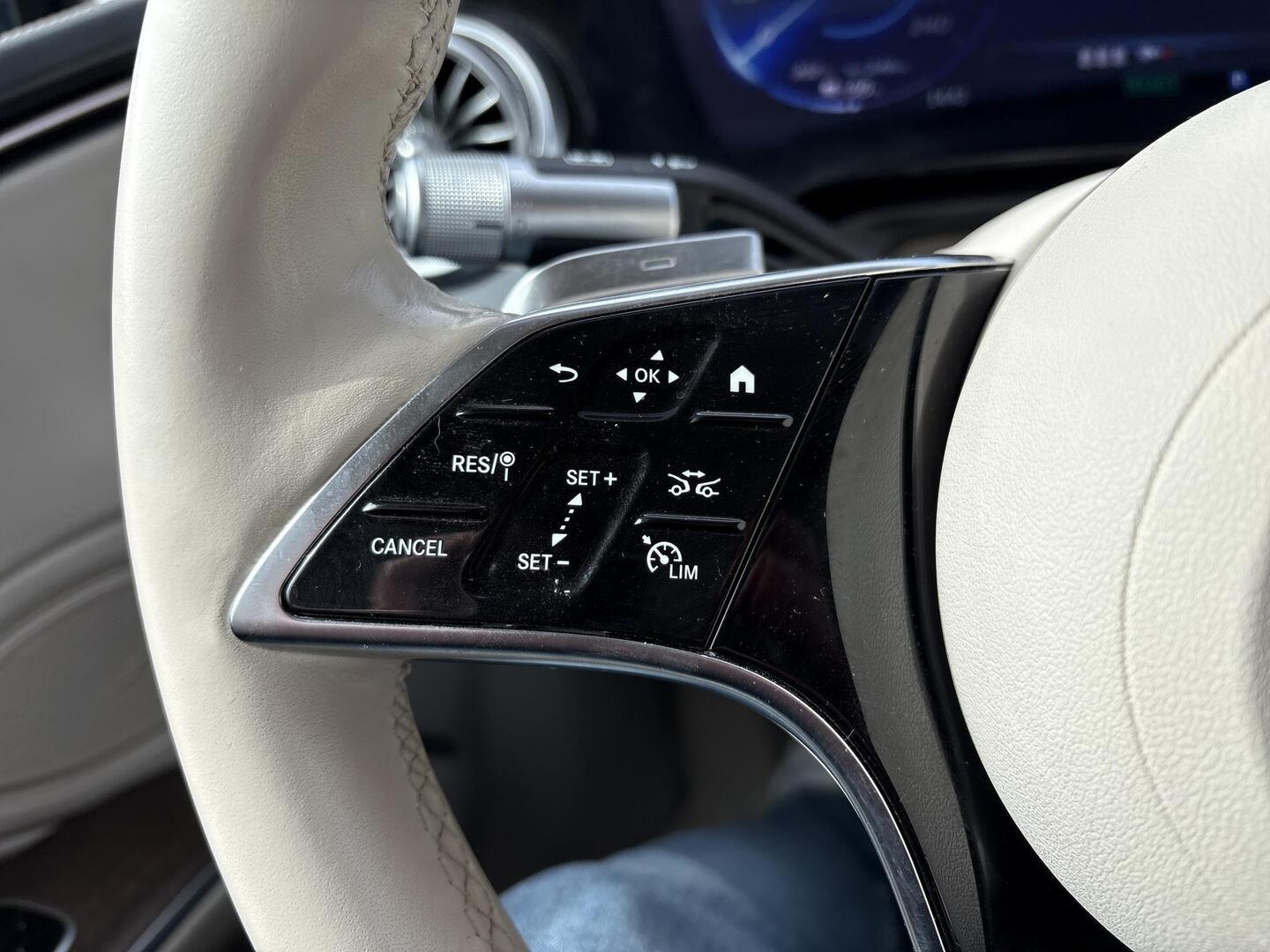 MERCEDES-BENZ EQS 2022