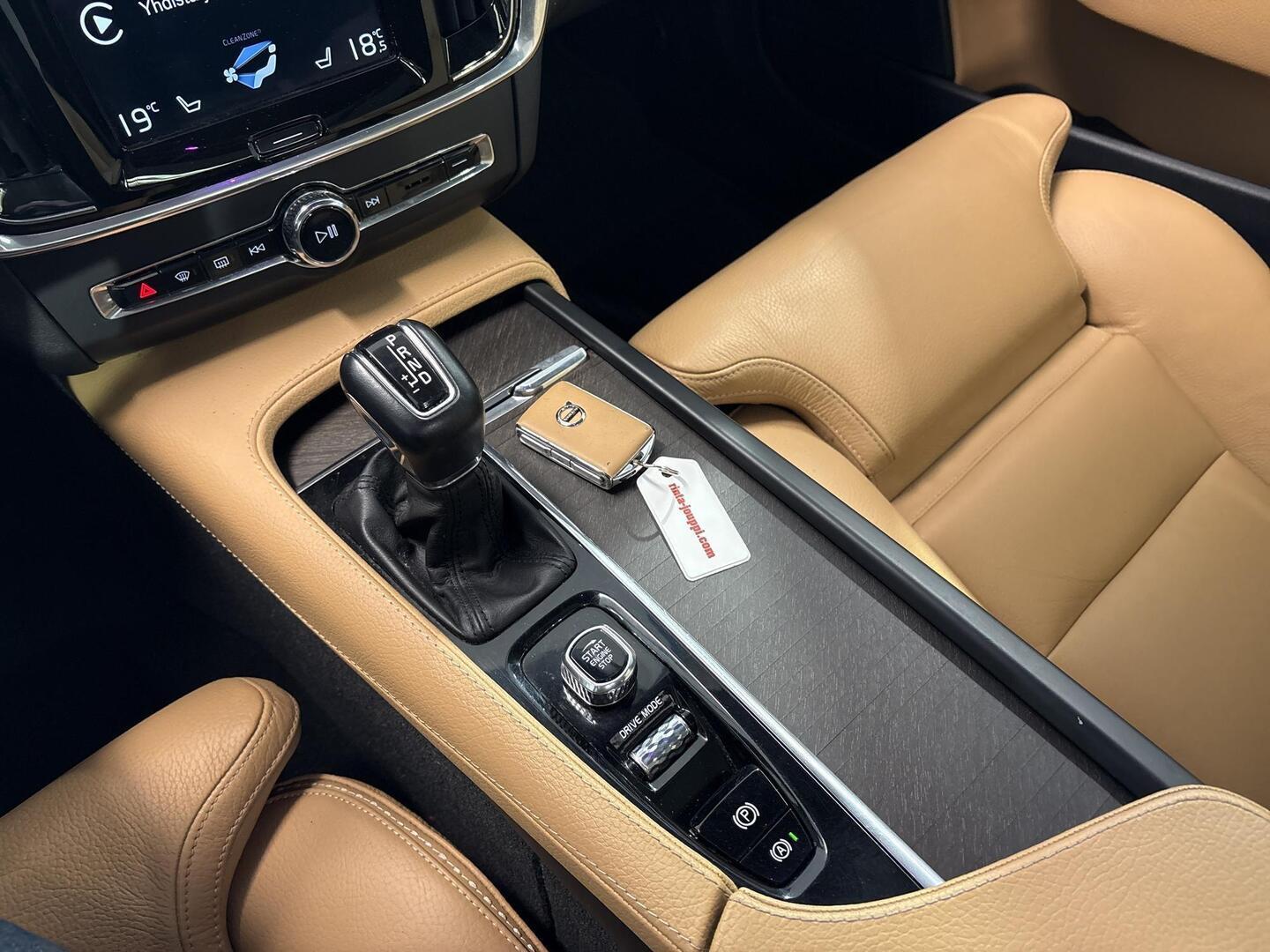 VOLVO V90 Cross Country 2021