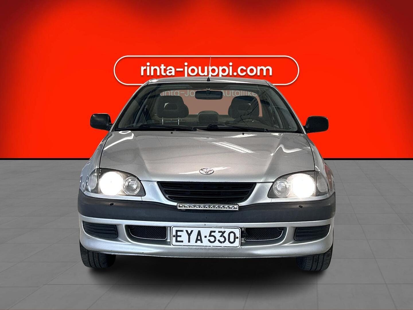 TOYOTA Avensis 2000