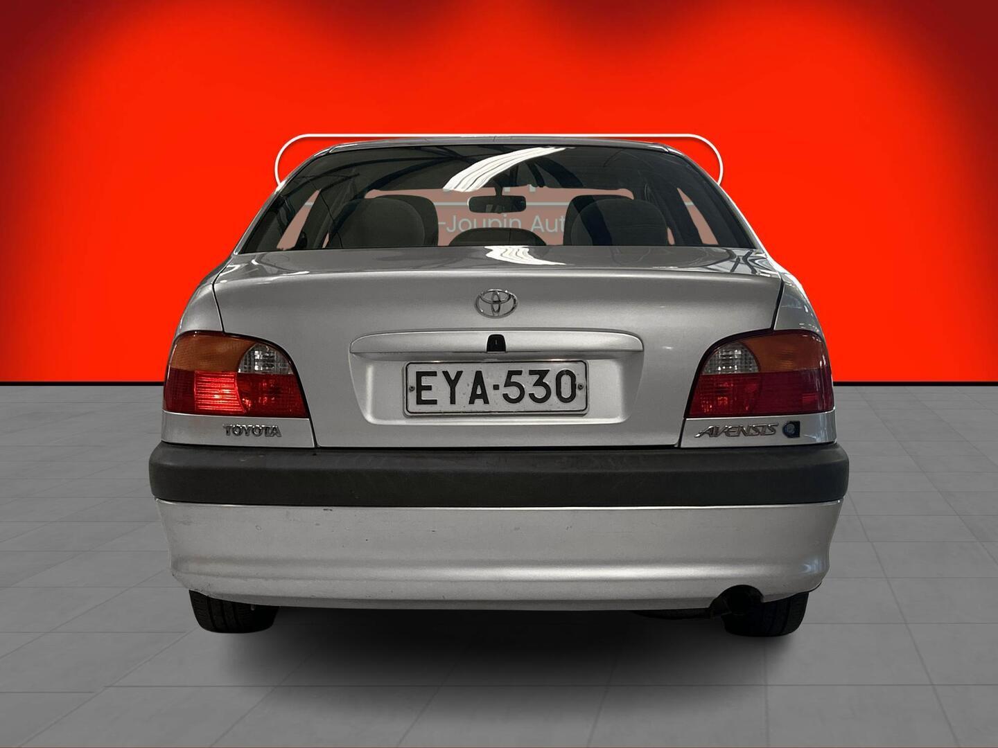 TOYOTA Avensis 2000
