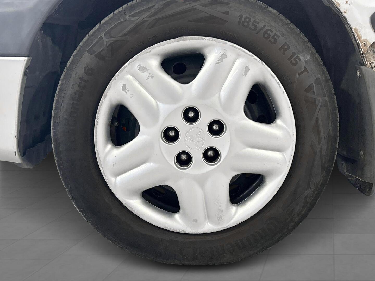 TOYOTA Avensis 2000