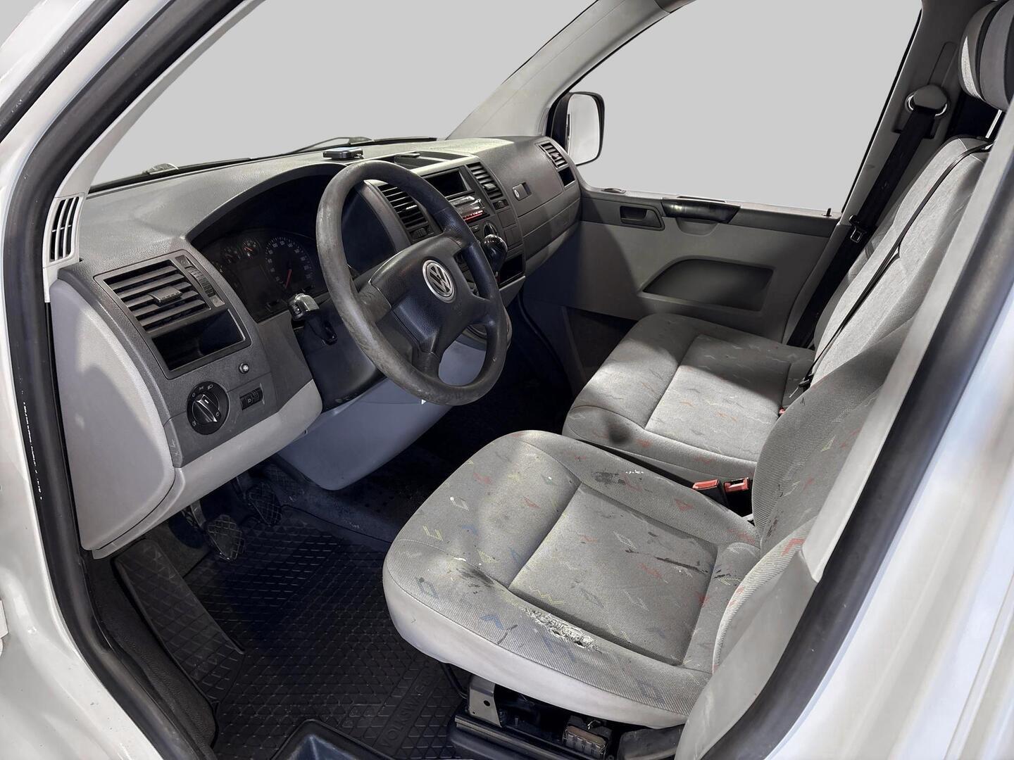 VOLKSWAGEN Transporter 2006
