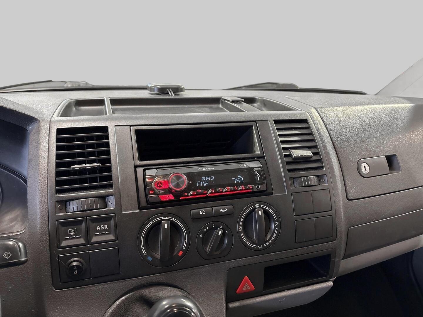 VOLKSWAGEN Transporter 2006