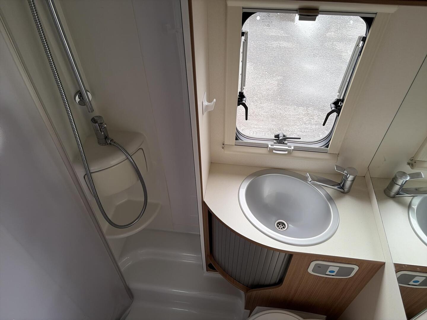 ADRIA Matrix M 680SL 2013