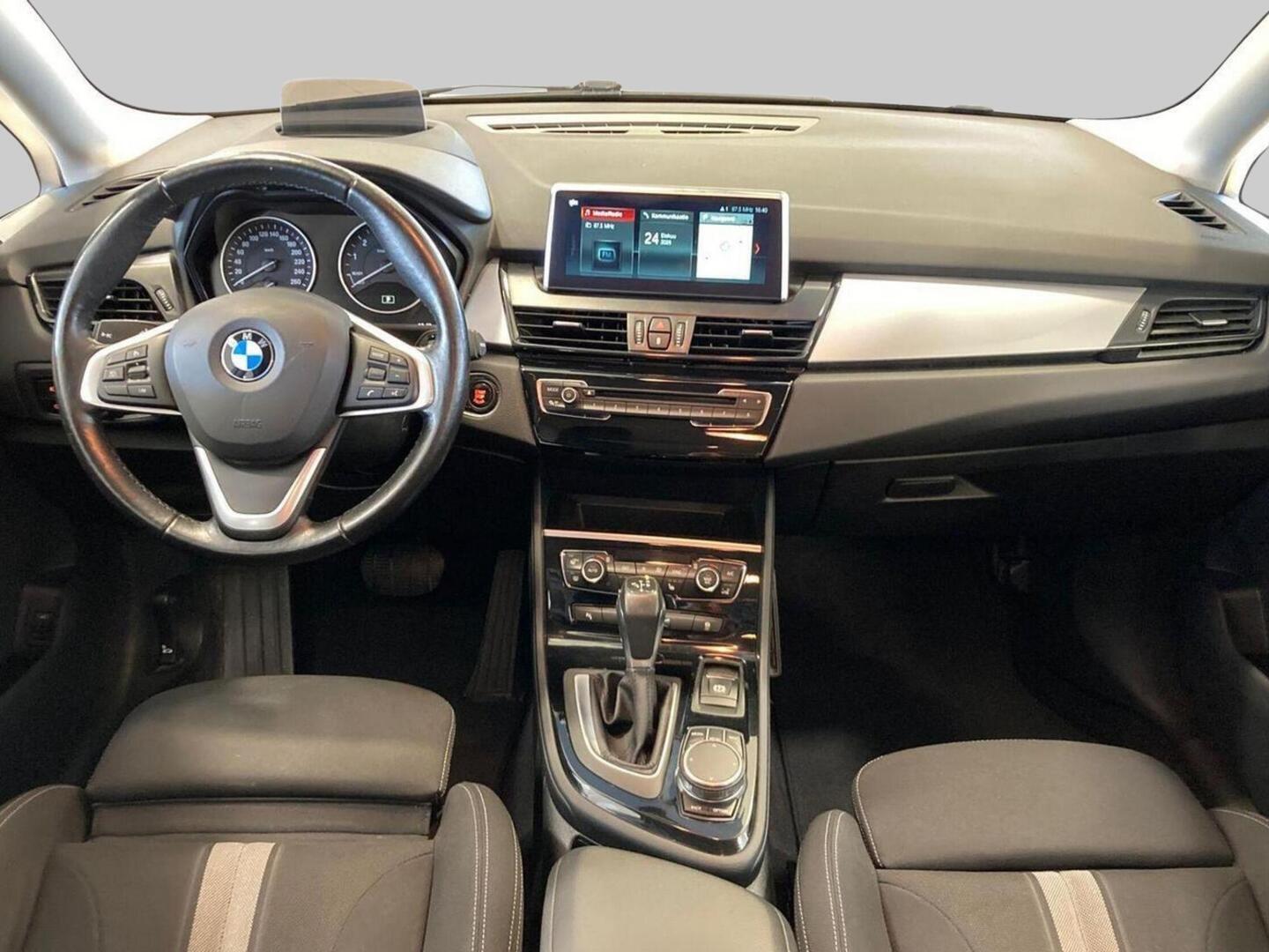 BMW 218 2018