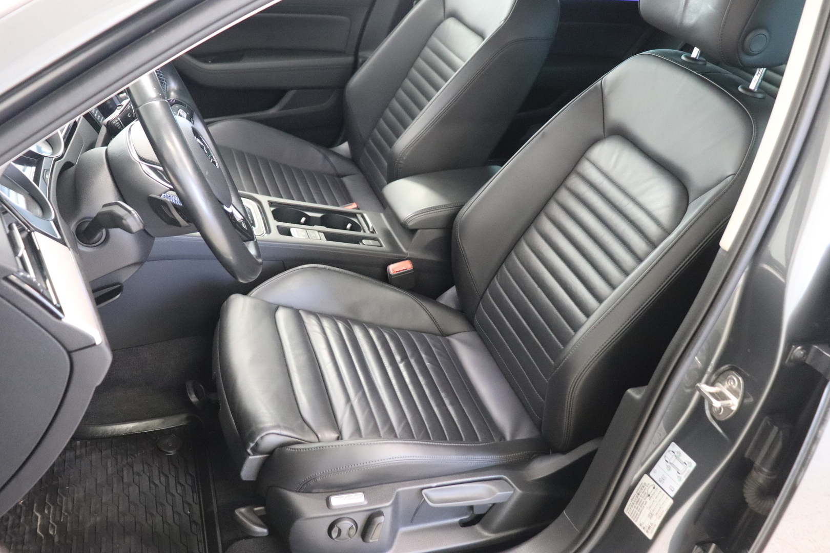 VOLKSWAGEN PASSAT 2017