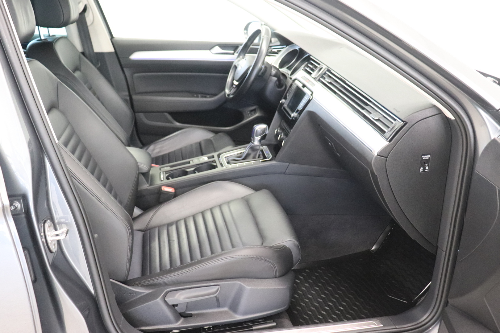 VOLKSWAGEN PASSAT 2017